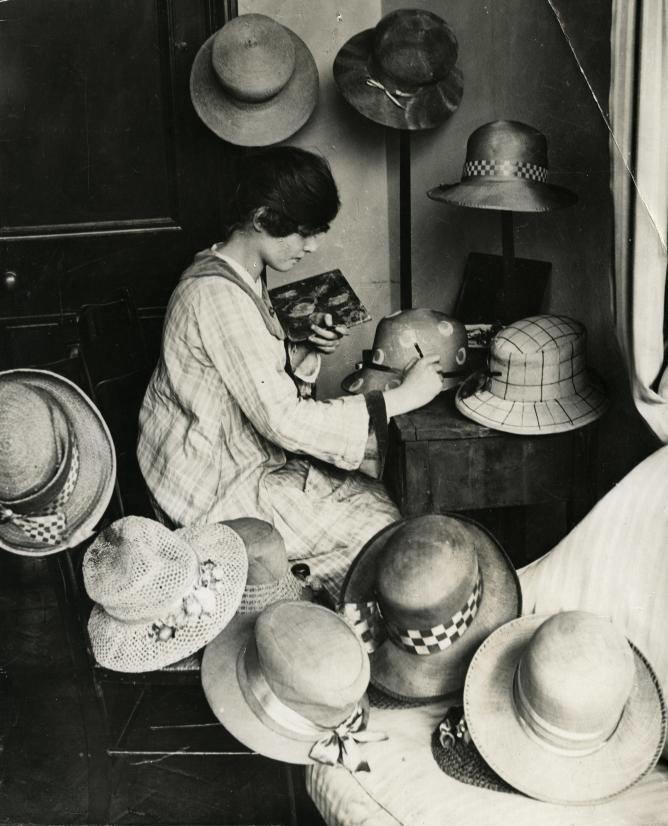 The Hatter by Chris Hall lunasonline