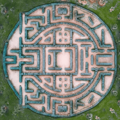 Maze Garden by Victor Garcia